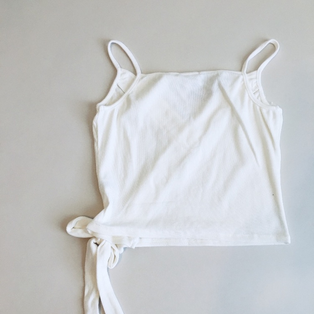 Side Tie Crop Top - Picture 4 of 4